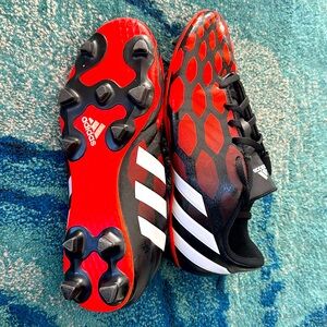 ⚽️ Adidas Predito soccer cleats! Gently used.